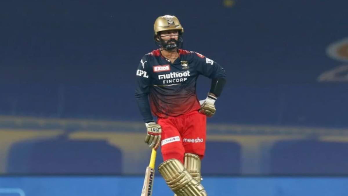 Dinesh Karthik To Stay With RCB In IPL 2025