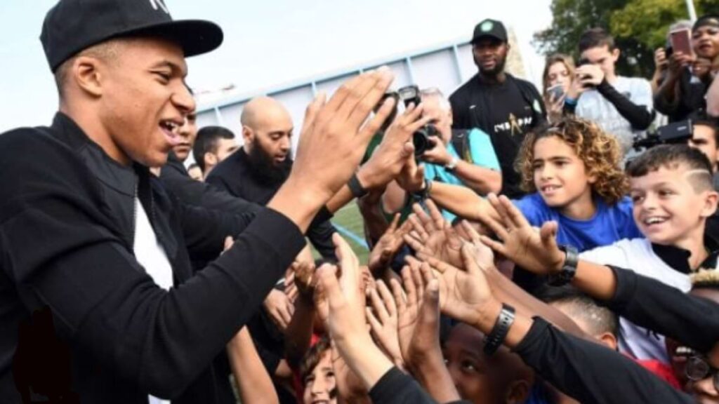 Mbappe's last game at the Parc des Princes: European farewell in front of his fans